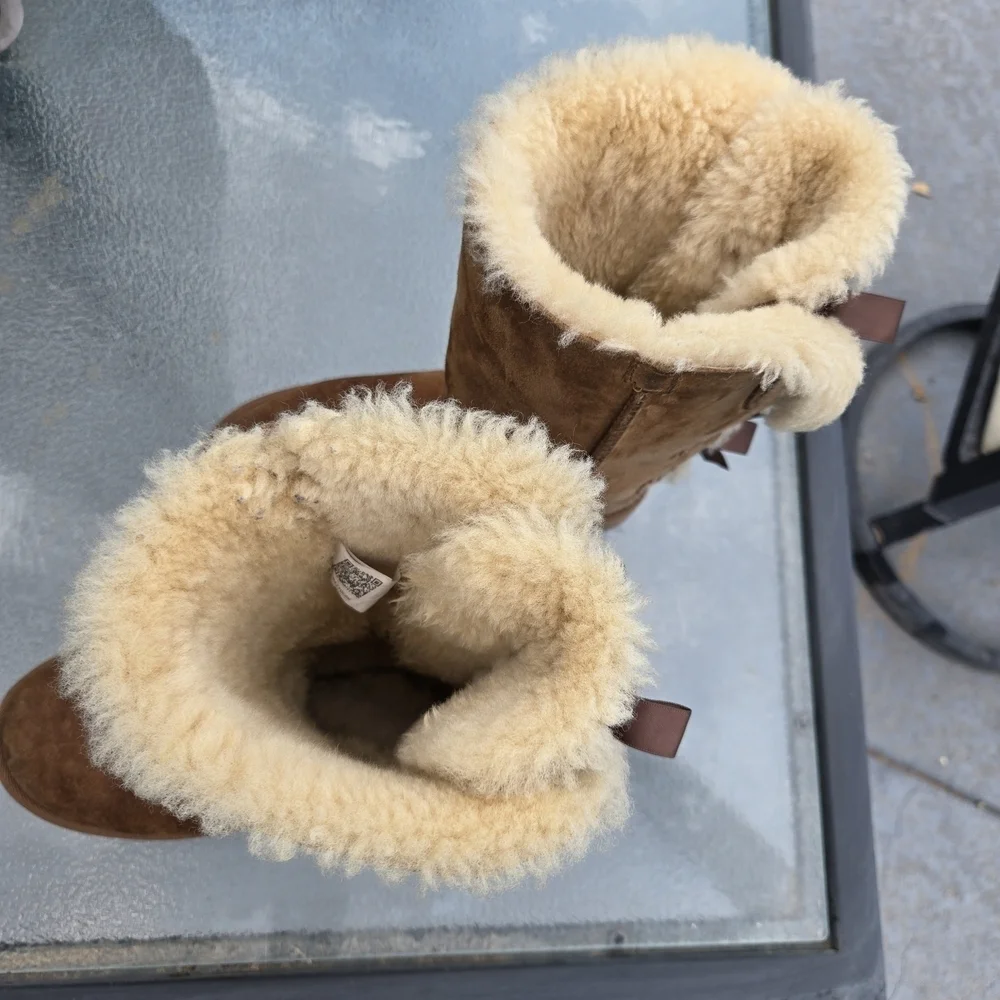 UGG Bailey Bow Tall Boots size 4 chestnut brown ivory